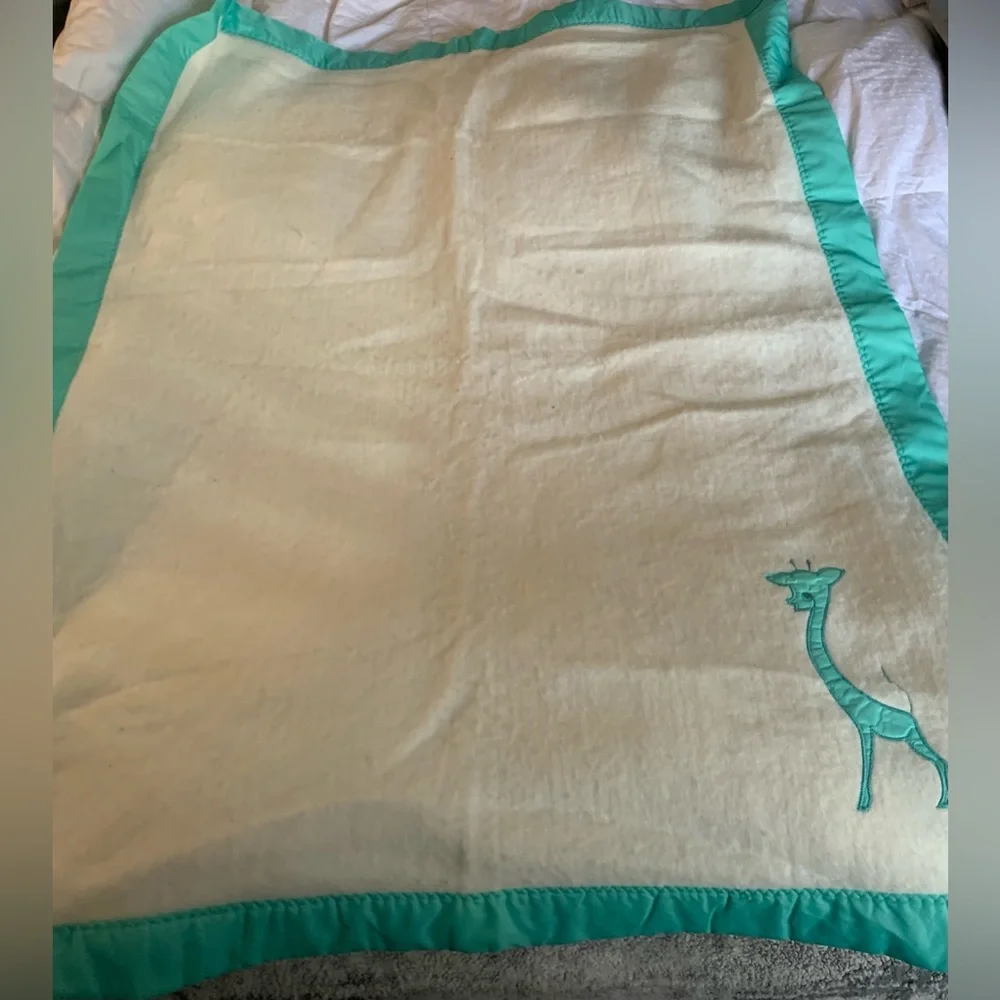Vintage‎ Chatham Acrylic Baby Blanket Blue Satin Trim Giraffe zoo unique 90s 80s
